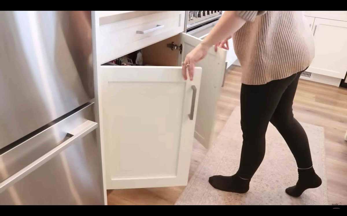 Image: Low kitchen cabinets