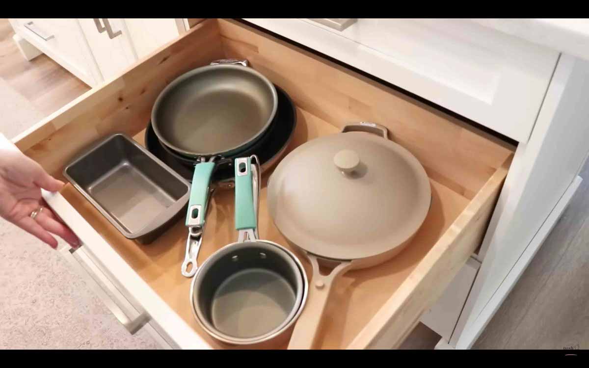 Image: Deep drawers under the counters