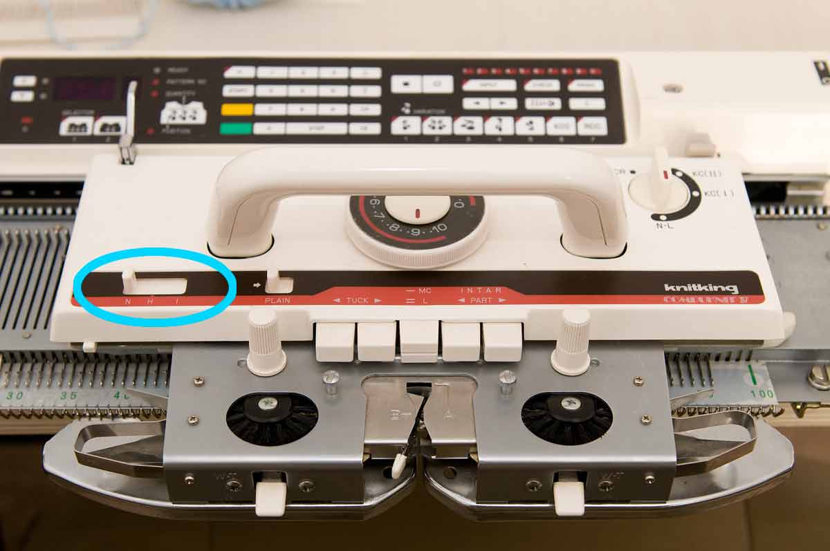 Image: Holding cam lever is in N-position.