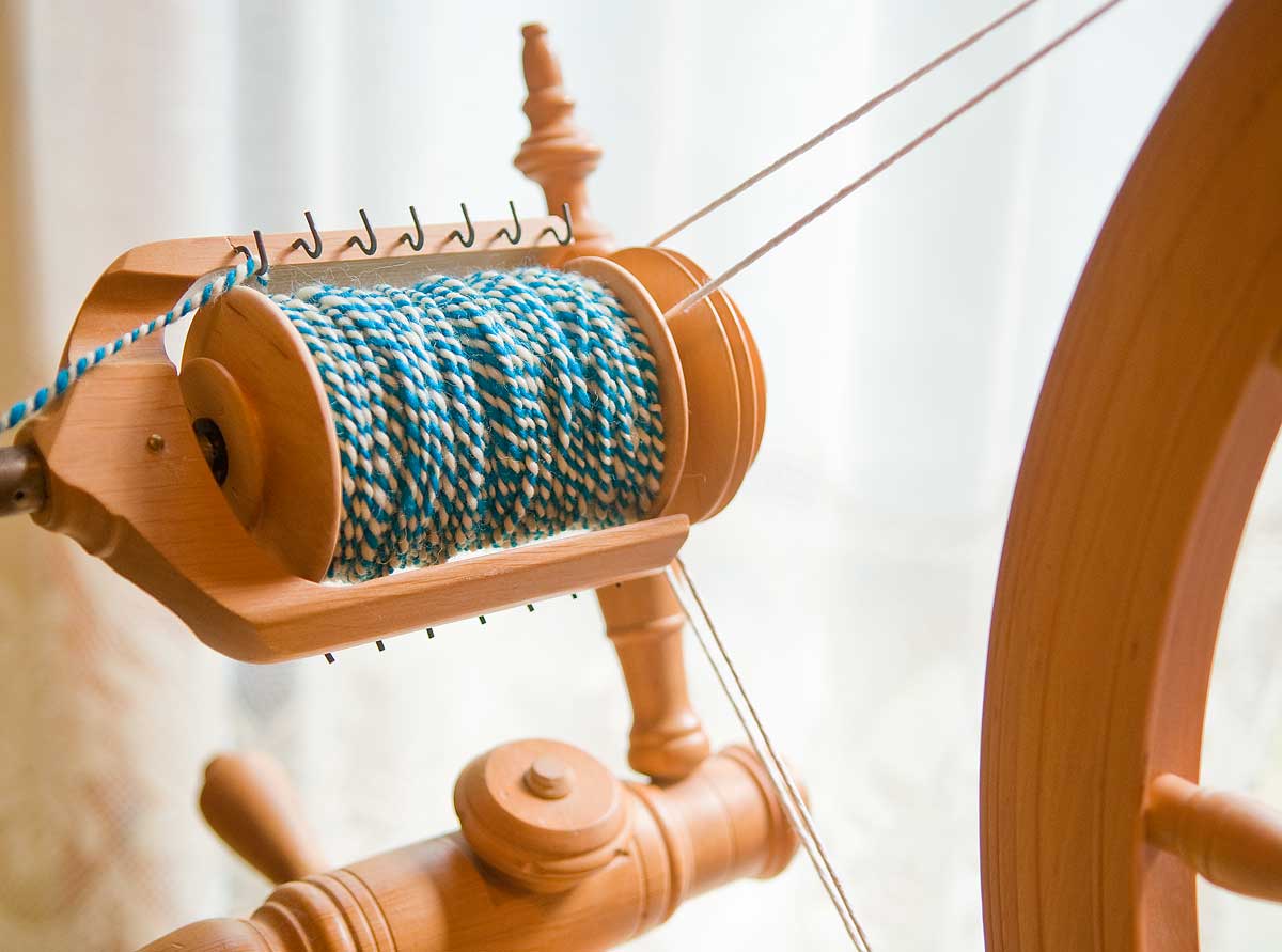 Two-ply worsted weight Romney wool yarn for the mittens.